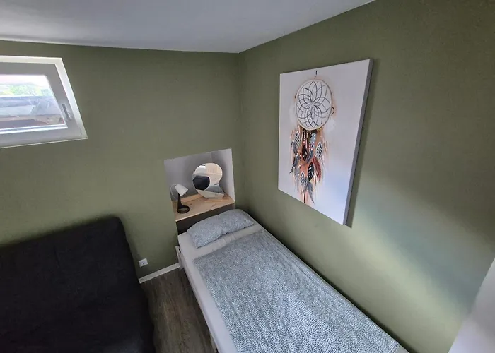 Apartment Ahnatal アパート *